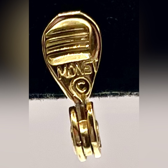 Vintage Signed Monet Gold Tone White
Lucite Ball Clip On Earrings - Picture 9 of 9